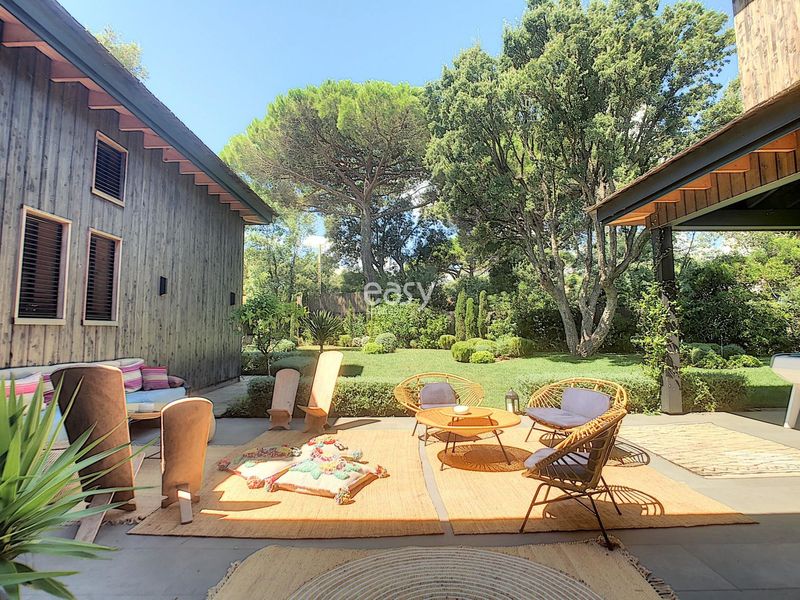 photography shooting location in the beautiful and picturesque town of saint tropez